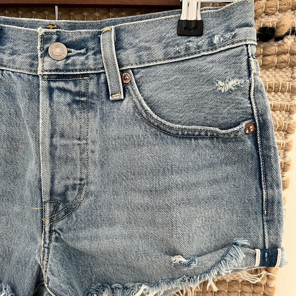 LEVIS 501 | Cut Off Distressed Denim Shorts - Picture 2 of 8